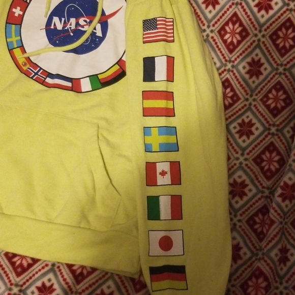 NASA sweatshirt - Picture 2 of 2